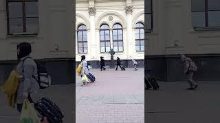 Памятник бюст Константину Тону у Ленинградского Вокзала в Москве  Ton Leningradsky Station in Moscow