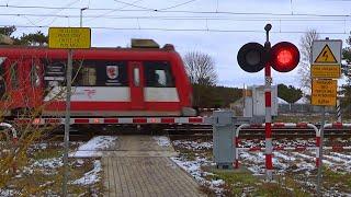 2 Pociągi na Przejściu Kolejowym przy ul. Przemysłowej w Bydgoszczy | Polish railroad crossing