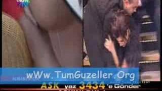 Sibel Can Ayağı Takılınca Frikik Veriyor! 'Tumguzeller.Org'