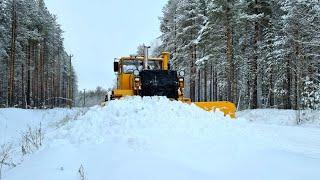 ТРАКТОР КИРОВЕЦ. К 700 А. ТРАКТОР ЧИСТИТ СНЕГ