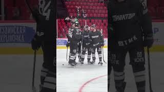 Трактор уверенно обыгрывает Сибирь   #хоккей #кхл #hockey