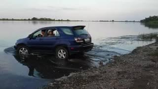 Lexus RX 300 тест-драйв по воде