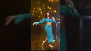 NORA FATEHI DANCES TO DILBAR (AMAZING BODY MOVEMENT !)