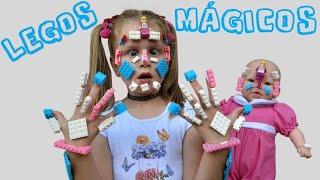 LIKE LARI - LARISSA BRINCA COM LEGOS MÁGICOS | PRETEND PLAY LEGO HANDS |   ليغو تعلق في وجه