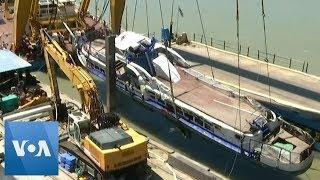 Salvage Crews Recover Wreck of Boat Sunk in Danube, Budapest