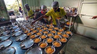 5000 People Eat | India's Most Unique Misal Place | Guava Ice Cream | Peruchi Wadi | Street Food