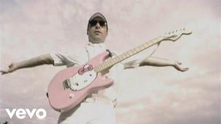 Kevin Johansen - S. O. S. Tan Fashion (Emergency!) (Official Video)