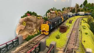 ACCURASCALE KUA NUCLEAR FLASK CARRIER SHORT REVIEW AND CLASS 37/DRS RUNNING SESSION