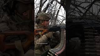 Ukrainian Soldier Opens Fire On Russian Positions With Machine Gun #warinukraine