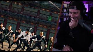 Director Reacts - Stray Kids - 'Thunderous' MV