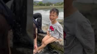 怕癢的五寶 Ezra is ticklish #cutechild 