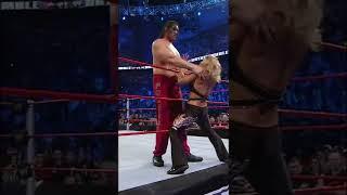 Beth Phoenix kisses The Great Khali #Short