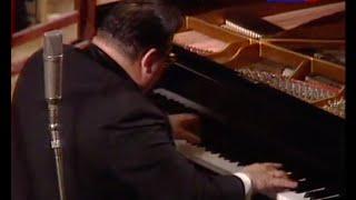 Nikolai Petrov plays Rachmaninoff Piano Concerto no. 3 - video 1998