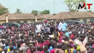 PASSARIS SHOWERS PRAISES TO PRESIDENT RUTO IN MATHARE!!!