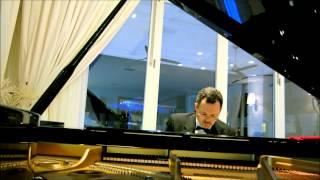 Igor Ostrovsky plays The Beatles "Yesterday"