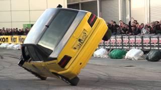 Crazy Stunt Drives Car on two Wheels : Bizzarro Show