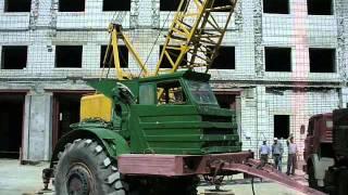 Old soviet crane MKT-40 on 2x2 tractor MoAZ-546P movin"