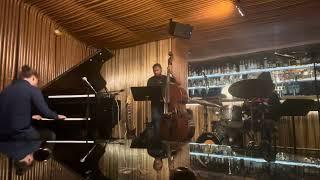 Javier Santiago Trio w/ Jermaine Paul & Justin Brown - New Tune