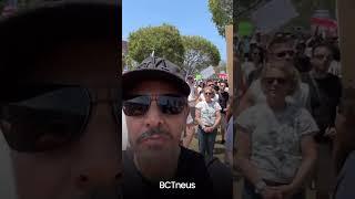 EUGENIO DERBEZ ASISTE A MARCHA EN APOYO A LOS MIGRANTESv