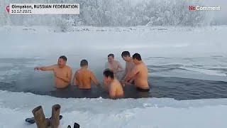 Купание в ледяной воде на "Полюсе холода"