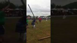 Paul Mullinax Wins the Caber Toss