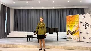 «Казаки в Берлине» исполняет Вероника Харламова