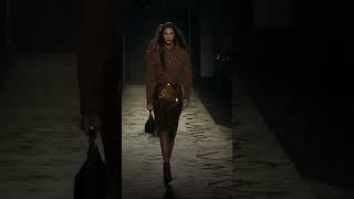 Vittoria Ceretti Walking for Versace Spring/Summer 2025 Fashion Week  #runwaymodel #model #fashion