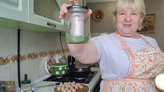 Фрикадельки в томатном - сметанном соусе. Салат. Купила овощи.