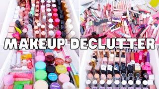 MASSIVE LIPSTICK DECLUTTER! PART 4 - VLOGMAS DAY 21 | Paige Koren