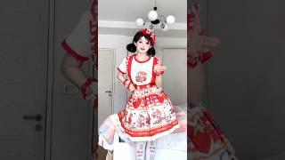 Beautiful robot girl like a doll dances and sways to the music #shorts #dance #robot #doll