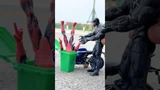 Venom Startles Spidey Fun Toys | Marvel Toys