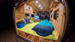 Car camping in a light van like a log cabin [X-FIELD]