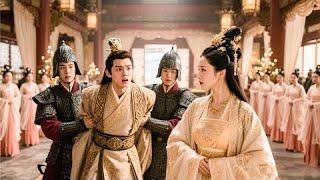 [Multi SUB] 現代小伙子意外穿越古代，沒想到開局竟然被美女皇帝拿刀架在脖子上要跟他結婚洞房？#都市  #最火短剧推荐 #MiniDrama #精彩大陆短剧