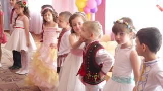 Мери Поппинс на выпускном Marry Poppins acting in the kindergarden