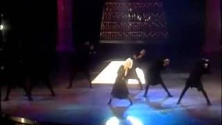 Madonna - Papa Don't Preach [Blonde Ambition Tour]