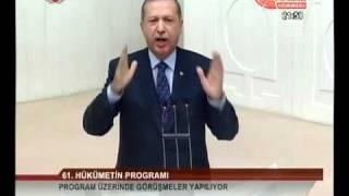 Başbakan Erdogan hapis yatmasına neden olan şiiri okudu! HeLaL