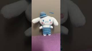 crocheting an outfit for my mini cinnamoroll plushie 