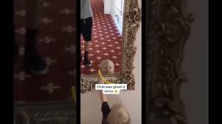 Child sees ghost in mirror  // Follow for more scary video’s