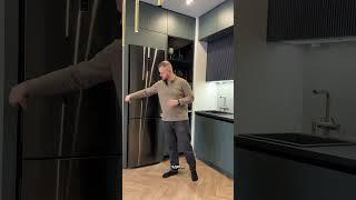 Какой холодильник выбрать - встроенный или отдельно стоящий?  #soulkitchen #дизайнинтерьера #shorts
