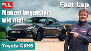 Toyota GR86: So begeistert siehst du Christian Menzel selten! - Fast Lap | auto motor und sport