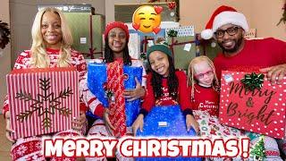 OPENING PRESENTS ON CHRISTMAS WITH D.C.’s FAMILY!!