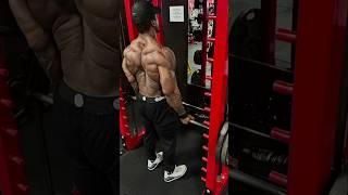 Best back in Men's Physique #bodybuilding #mrolympia