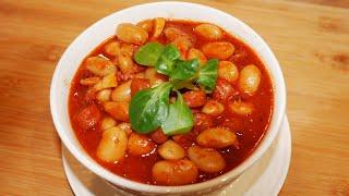 Fasolka po bretońsku. Domowa smaczna pyszna fasolka. Beans with meat in tomato sauce. Polisch recip.