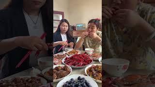 Share the food in my hometown. My cousin from the countryside comes to visit my home. Rural food