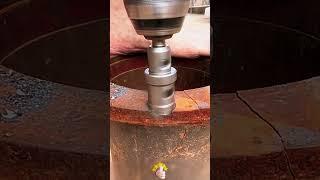 Auxiliary drill tools for drilling holes in thickened steel plates