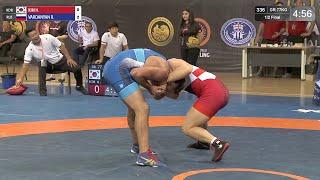 1/2 GR - 77 kg: H. KIM (KOR) v. R. VARDANYAN (RUS)