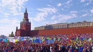 Crimea annexation celebrated at Red Square marches