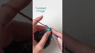 How to add a twisted fringe to your crochet project #crochet #crocheting #shortscrochet