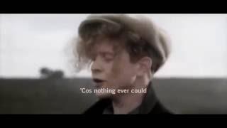 Simply Red - Holding Back The Years (with lyrics)