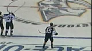 Jordin Tootoo "suckerpunchers" Ryan Reaves
